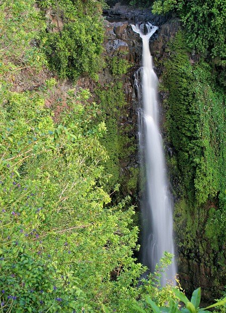makahiku falls along the pipiwai trail